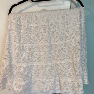 Lined white lace skirt